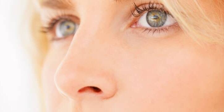 Comment corriger une bosse sur le nez sans chirurgie ? | Centre Laserio | Paris 8